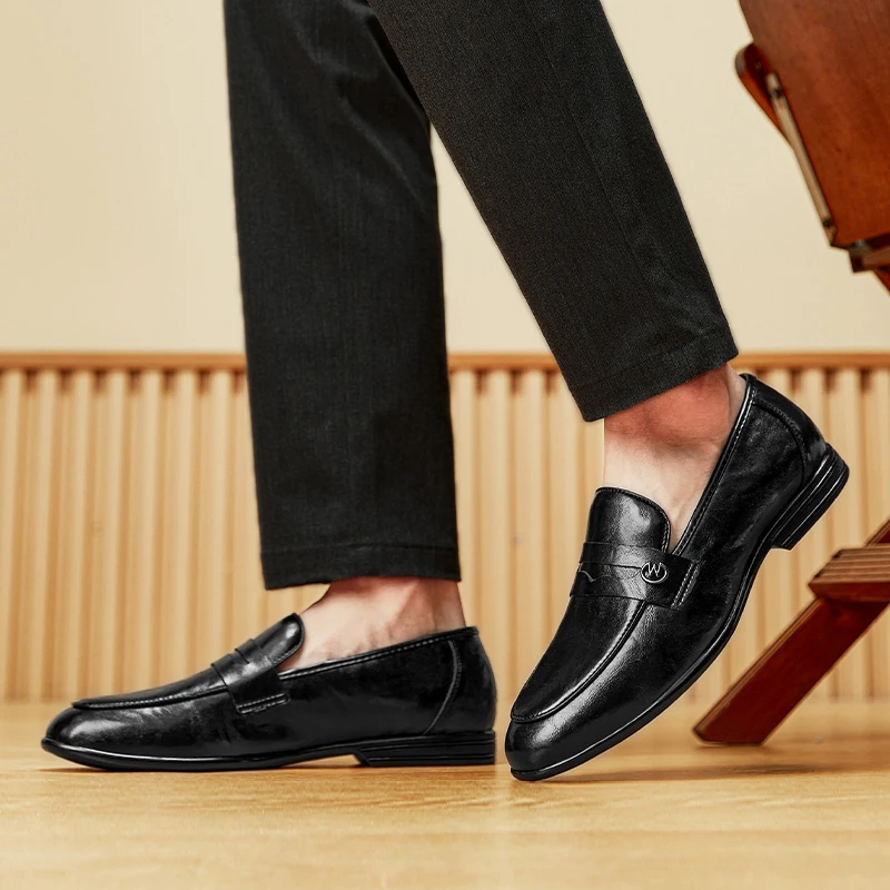 Новая мужская обувь lazy, повседневная нескользящая обувь на толстой подошве, 2023 года, уличная обувь ручной работы, дышащая обувь для ходьбы